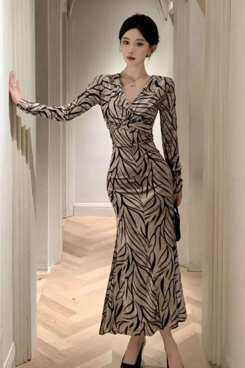 Elegant Patterned Long Sleeve Dress