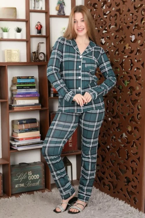 Stylish Green Plaid Pajama Set - Image 3