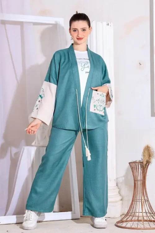 Floral Kimono Set with Wide Sleeves
