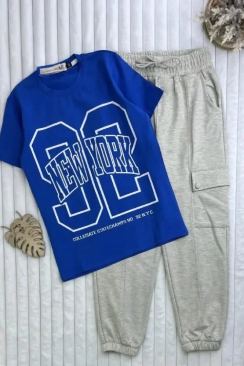 Graphic Tee with Short Sleeves - Image 4