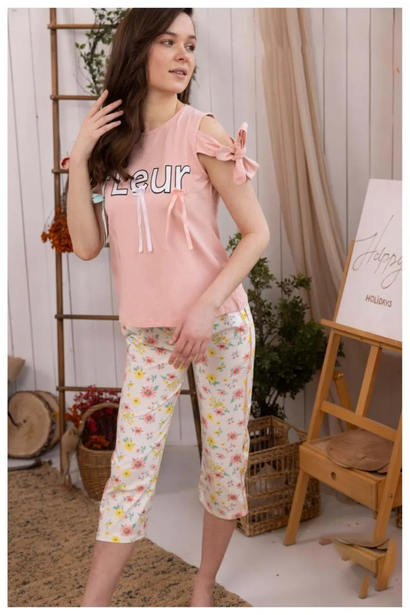 Floral Printed Capris with Bow Sleeves