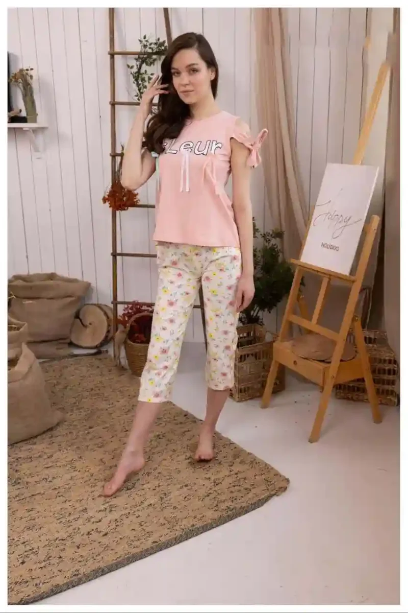 Floral Printed Capris with Bow Sleeves