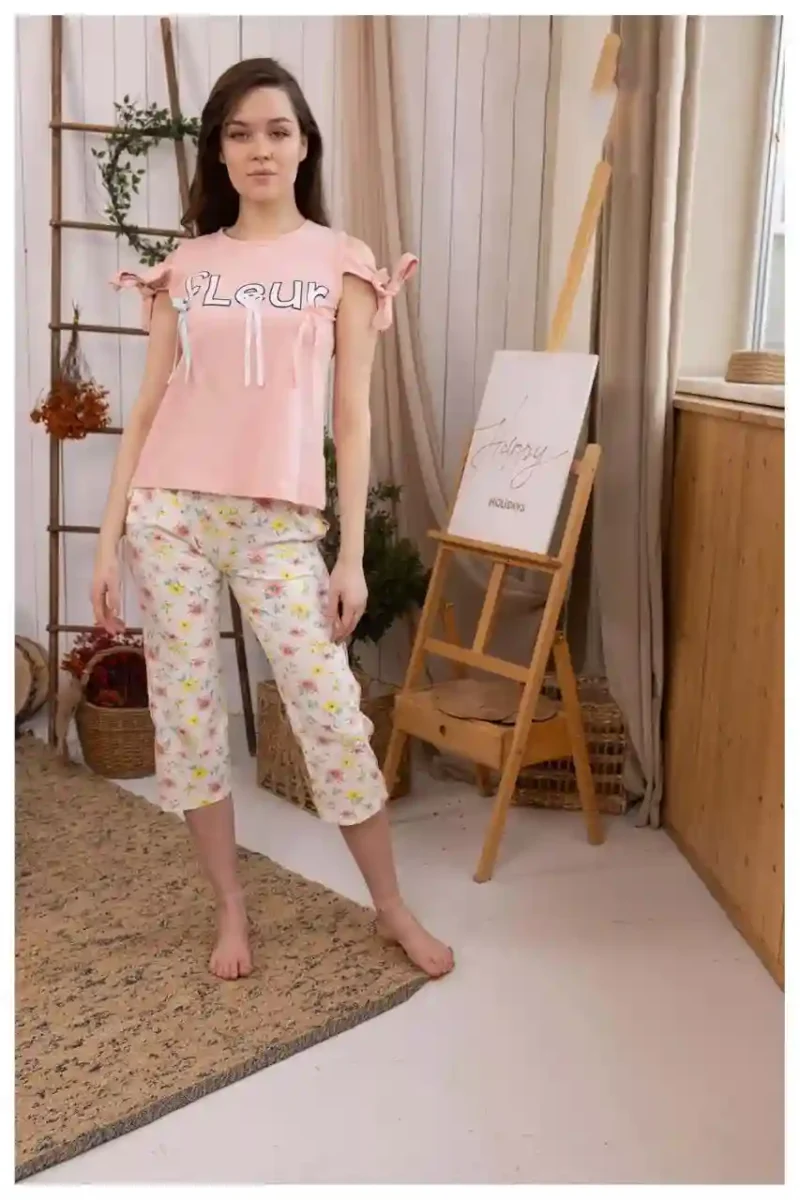 Floral Printed Capris with Bow Sleeves