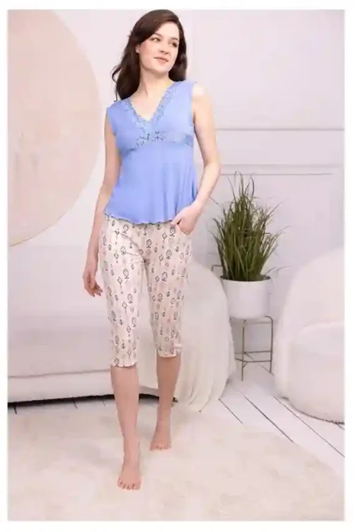 Elegant Sleeveless Top and Printed Capris