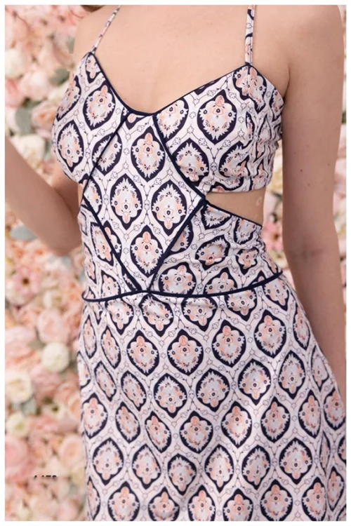 Elegant Patterned Sleeveless Halter Dress - Image 3