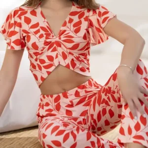 Vibrant Leaf Pattern Ruffle Sleeve Set
