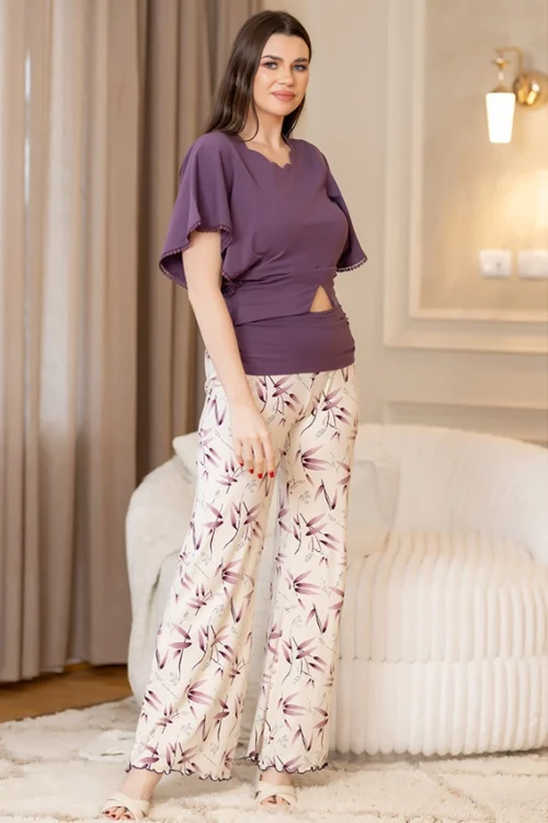Elegant Floral Wide-Leg Pants Outfit - Image 5