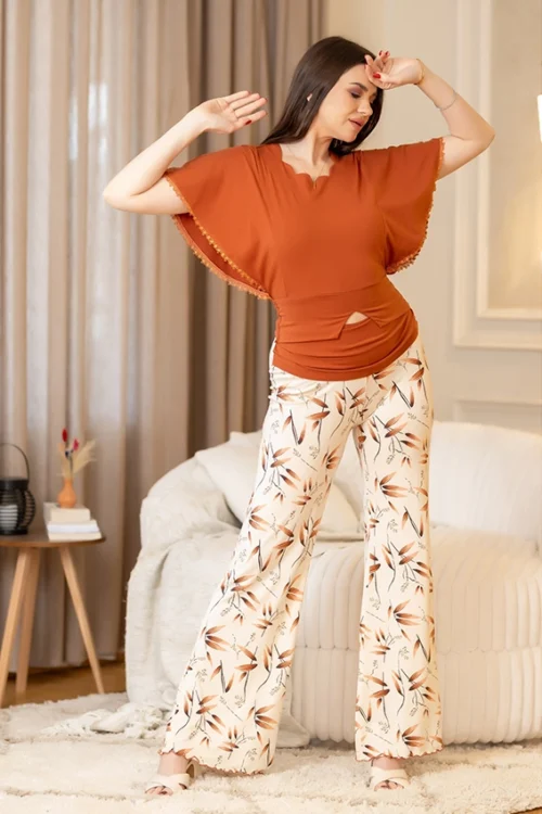 Elegant Floral Wide-Leg Pants Outfit