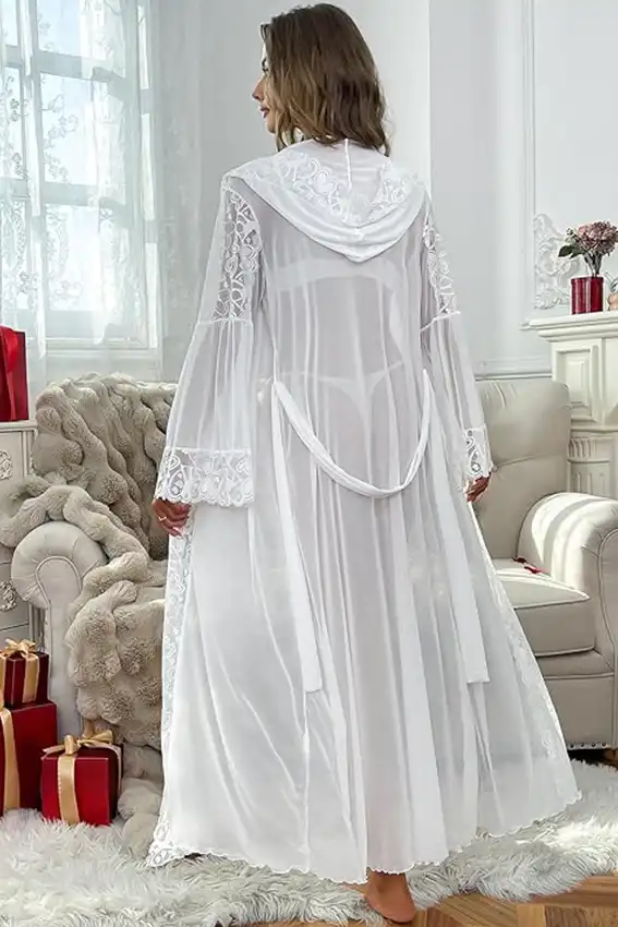 Elegant Lace Long Sleeve Robe