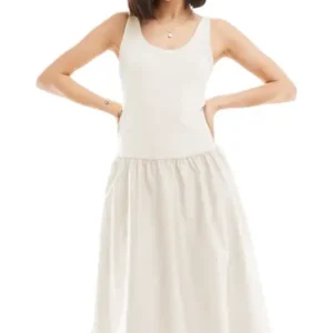 Elegant Sleeveless Maxi Dress