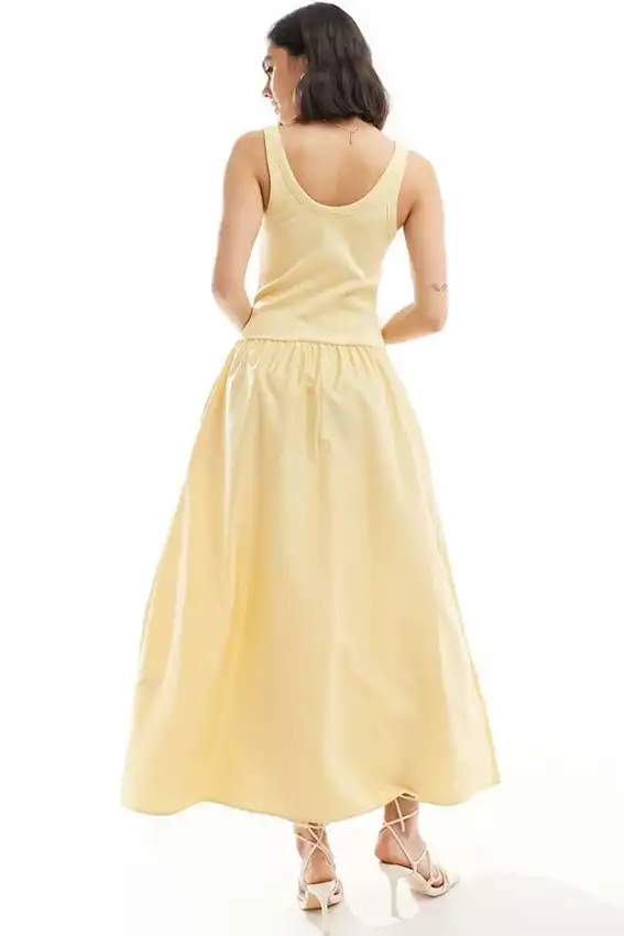 Elegant Sleeveless Maxi Dress