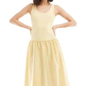 Elegant Sleeveless Maxi Dress
