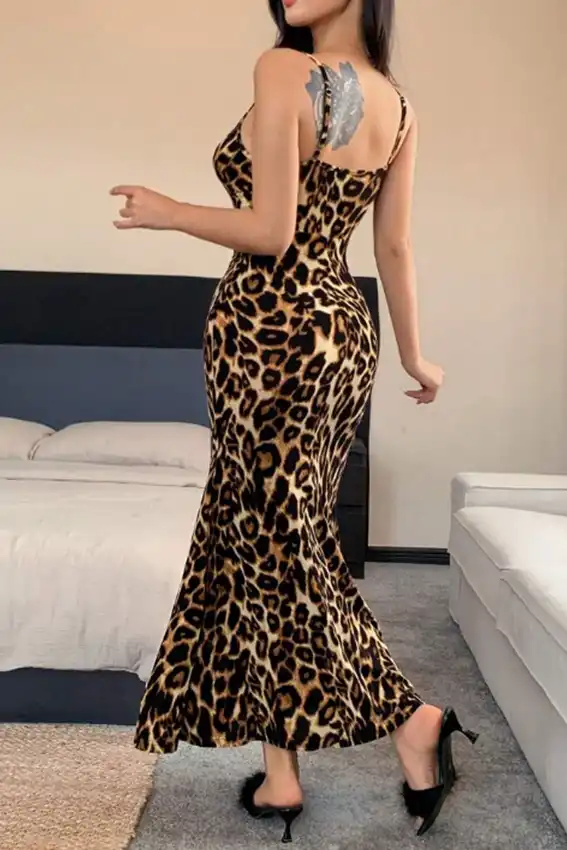 Chic Leopard Print Spaghetti Strap Dress