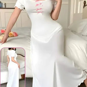 Elegant White Maxi Dress with Sleeves